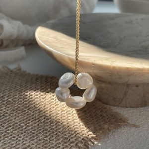 pearl minimalist necklace