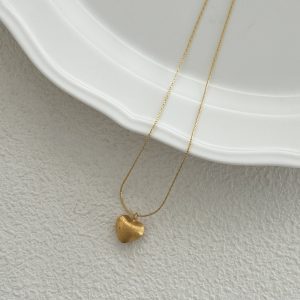 heart 18k gold necklace