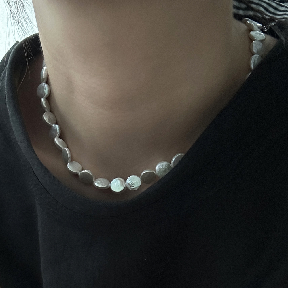 VLS 18K Gold Small Baroque Pearl Necklace - Image 4