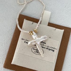 pearl beaded necklace